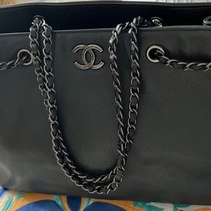 Chanel tote bag